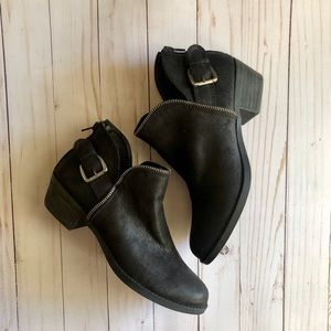 Carlos Santana black ankle boots